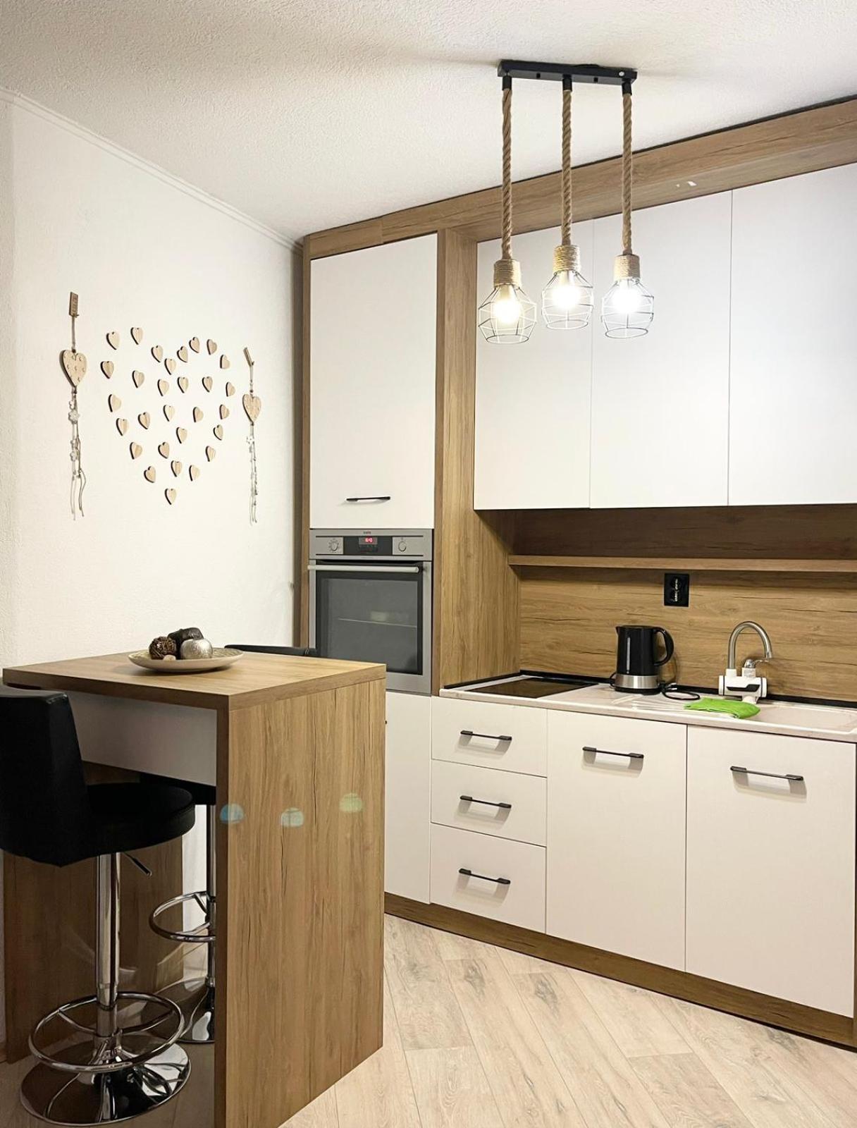 Nessi Apartment Приштина Экстерьер фото