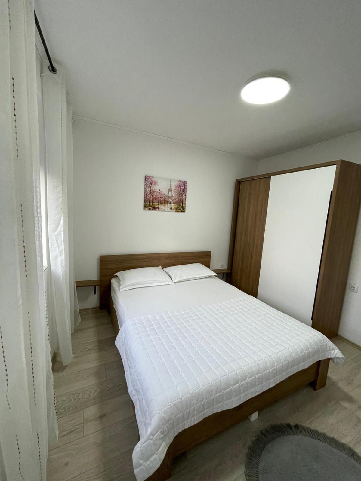 Nessi Apartment Приштина Экстерьер фото